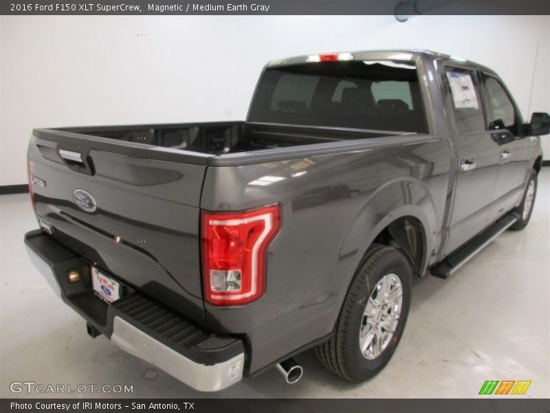 Magnetic / Medium Earth Gray 2016 Ford F150 XLT SuperCrew