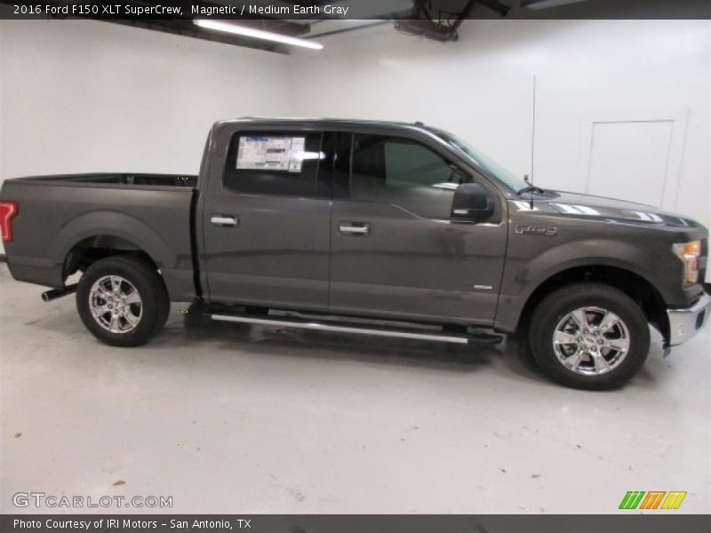 Magnetic / Medium Earth Gray 2016 Ford F150 XLT SuperCrew