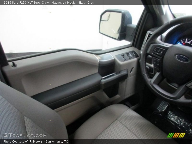 Magnetic / Medium Earth Gray 2016 Ford F150 XLT SuperCrew