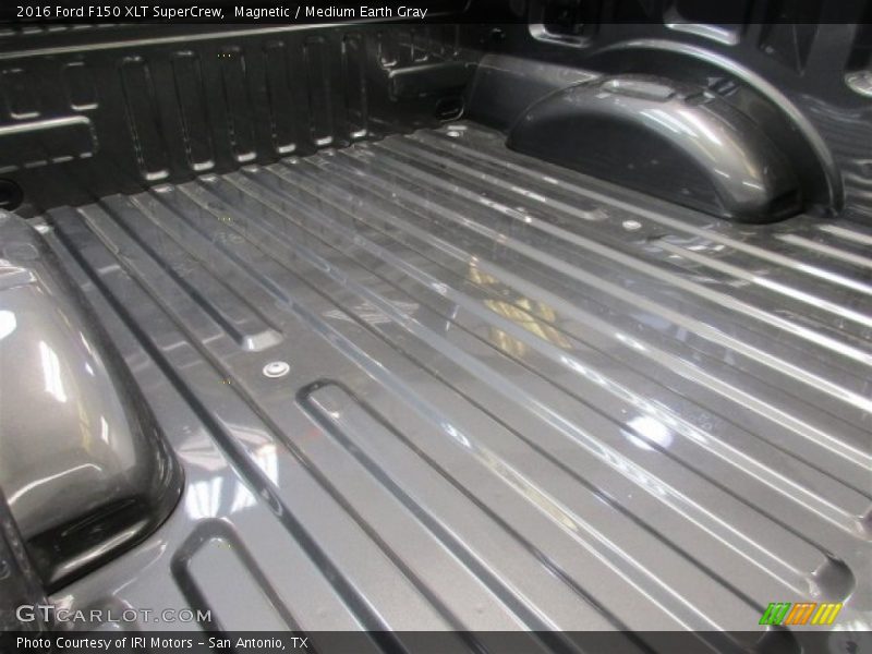 Magnetic / Medium Earth Gray 2016 Ford F150 XLT SuperCrew