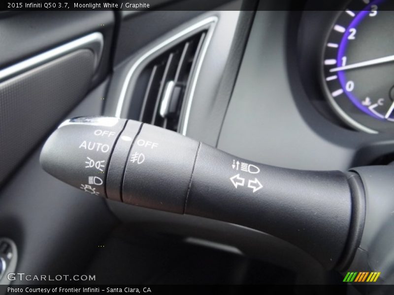 Moonlight White / Graphite 2015 Infiniti Q50 3.7