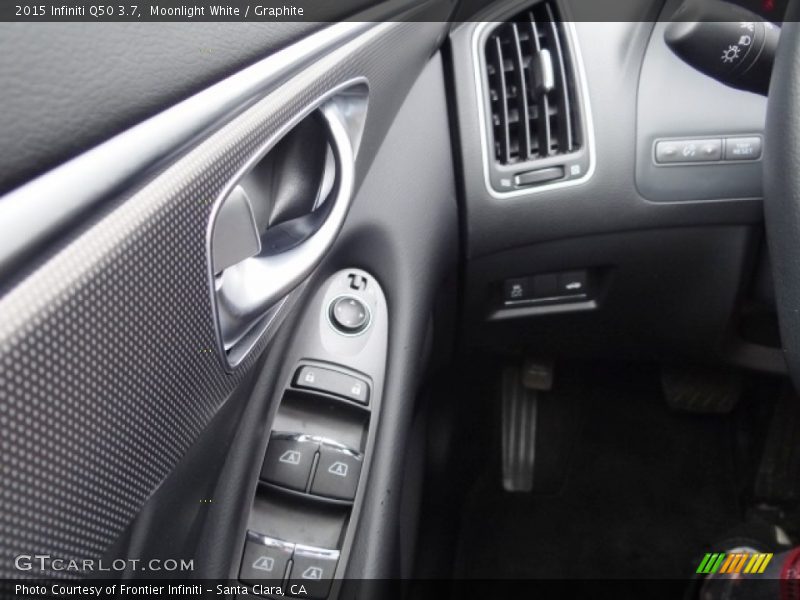 Moonlight White / Graphite 2015 Infiniti Q50 3.7