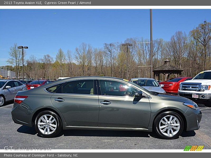 Cypress Green Pearl / Almond 2013 Toyota Avalon XLE
