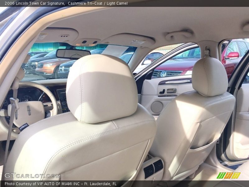 Cashmere Tri-Coat / Light Camel 2006 Lincoln Town Car Signature