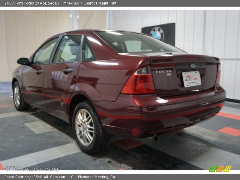 Infra-Red / Charcoal/Light Flint 2007 Ford Focus ZX4 SE Sedan