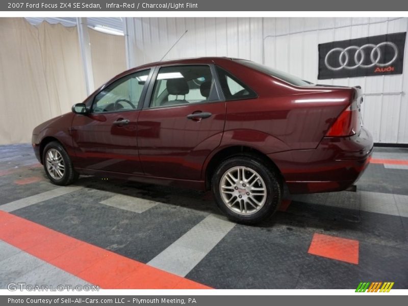 Infra-Red / Charcoal/Light Flint 2007 Ford Focus ZX4 SE Sedan