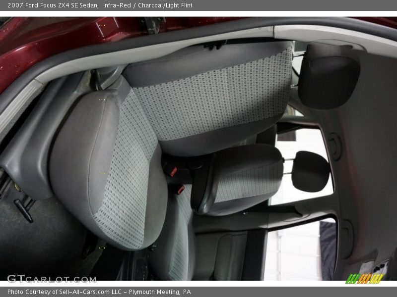 Infra-Red / Charcoal/Light Flint 2007 Ford Focus ZX4 SE Sedan