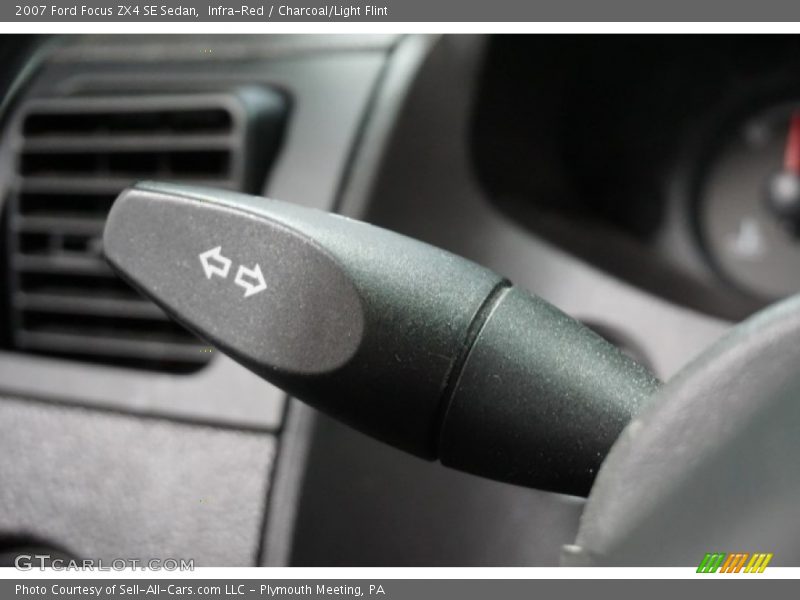 Infra-Red / Charcoal/Light Flint 2007 Ford Focus ZX4 SE Sedan
