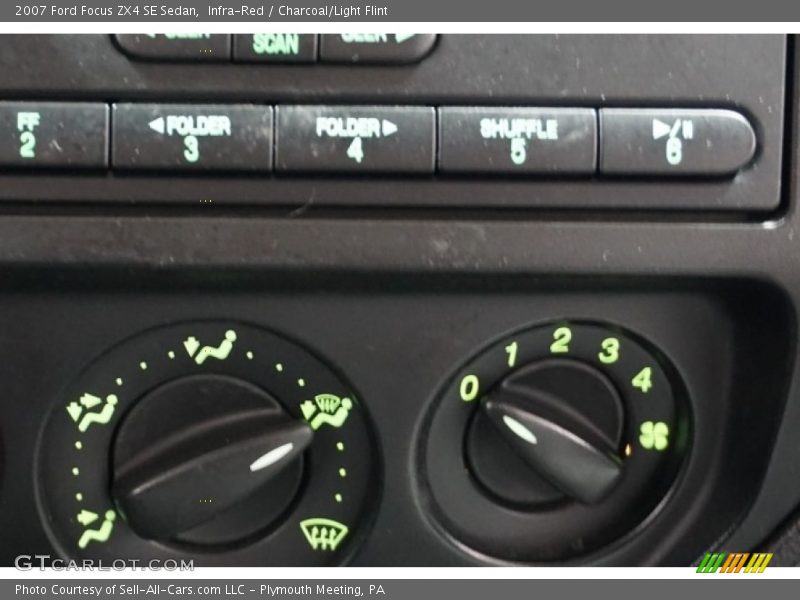 Infra-Red / Charcoal/Light Flint 2007 Ford Focus ZX4 SE Sedan