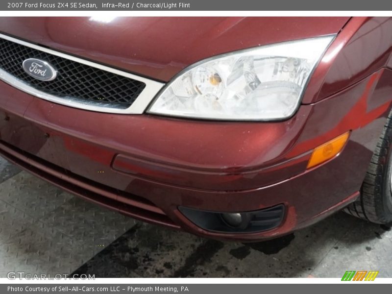 Infra-Red / Charcoal/Light Flint 2007 Ford Focus ZX4 SE Sedan