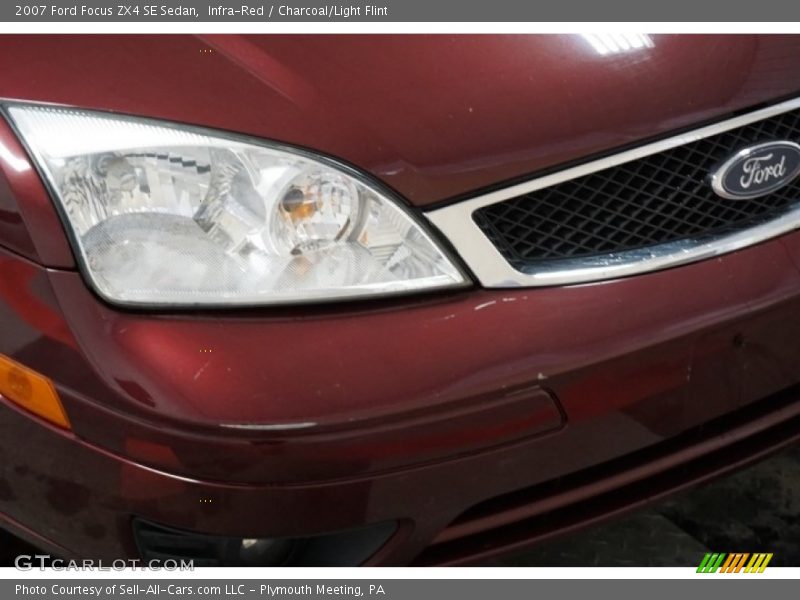 Infra-Red / Charcoal/Light Flint 2007 Ford Focus ZX4 SE Sedan