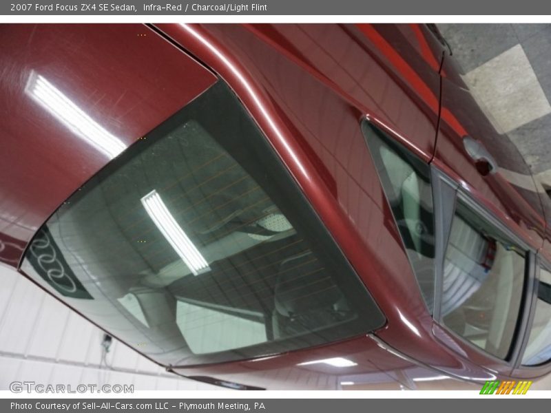 Infra-Red / Charcoal/Light Flint 2007 Ford Focus ZX4 SE Sedan