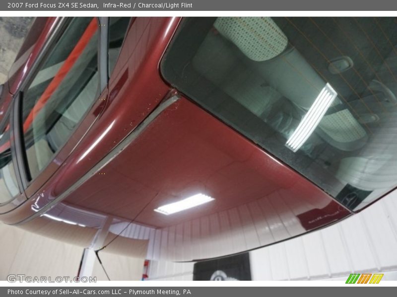Infra-Red / Charcoal/Light Flint 2007 Ford Focus ZX4 SE Sedan