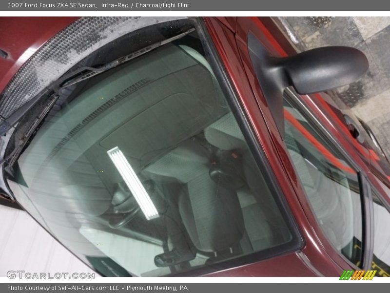 Infra-Red / Charcoal/Light Flint 2007 Ford Focus ZX4 SE Sedan