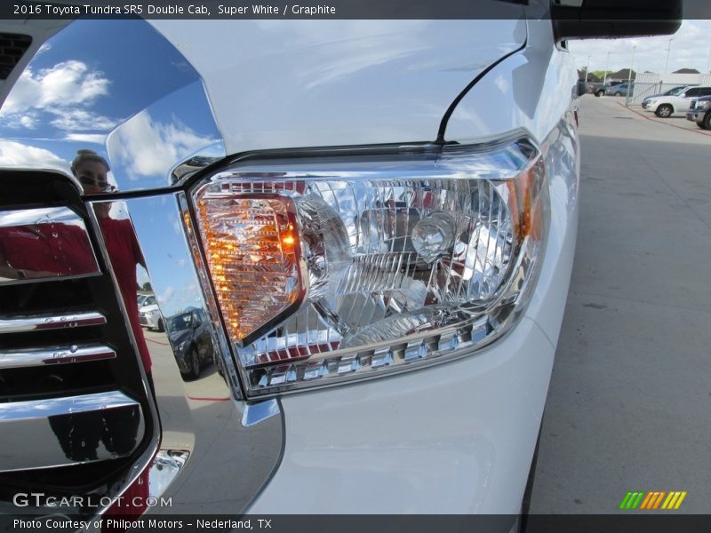 Super White / Graphite 2016 Toyota Tundra SR5 Double Cab