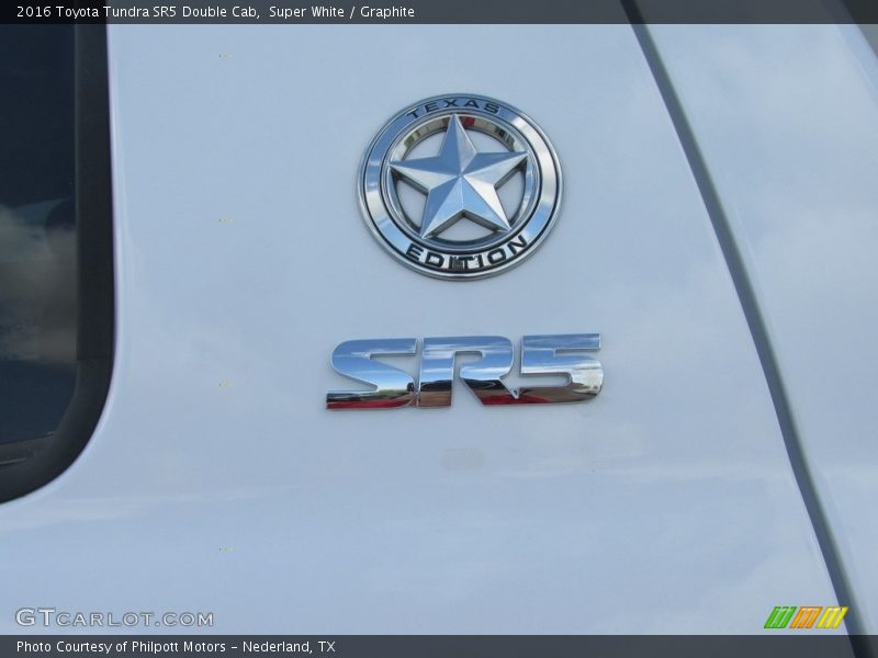 Super White / Graphite 2016 Toyota Tundra SR5 Double Cab
