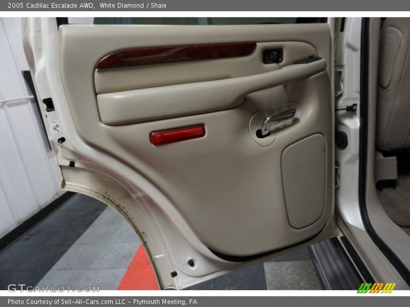 White Diamond / Shale 2005 Cadillac Escalade AWD