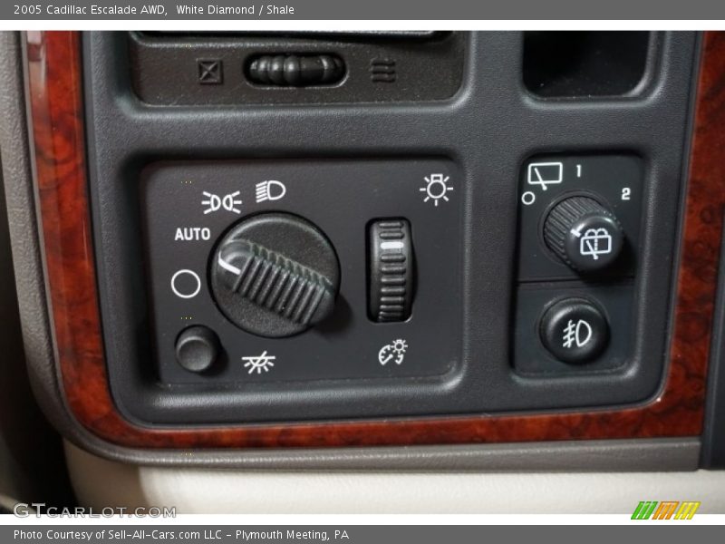 White Diamond / Shale 2005 Cadillac Escalade AWD