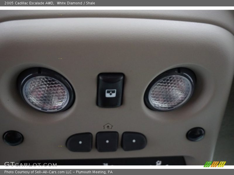 White Diamond / Shale 2005 Cadillac Escalade AWD