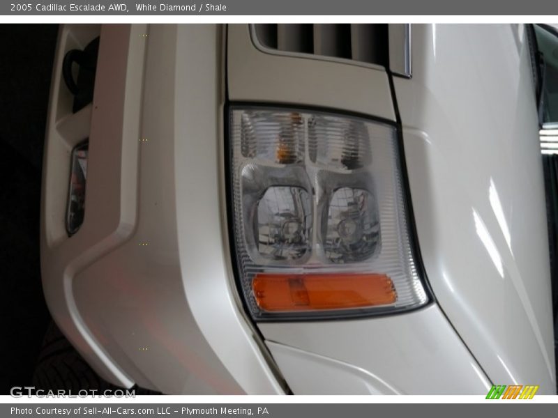 White Diamond / Shale 2005 Cadillac Escalade AWD