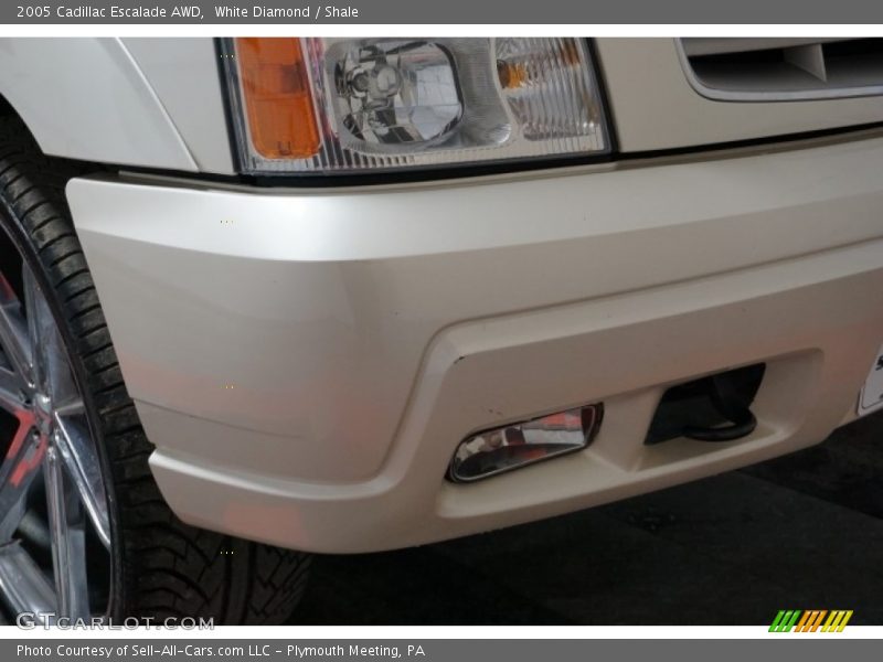 White Diamond / Shale 2005 Cadillac Escalade AWD