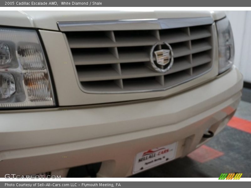 White Diamond / Shale 2005 Cadillac Escalade AWD