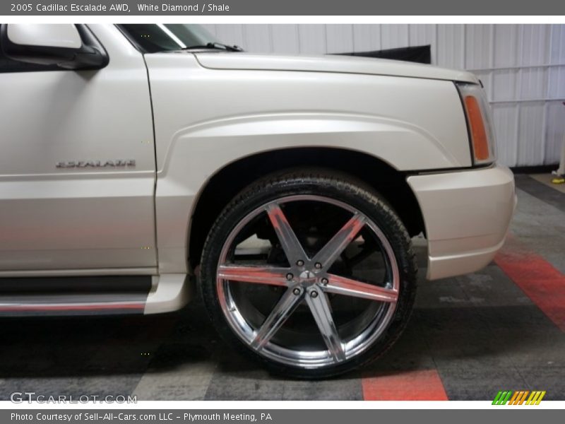 White Diamond / Shale 2005 Cadillac Escalade AWD