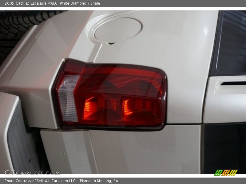 White Diamond / Shale 2005 Cadillac Escalade AWD