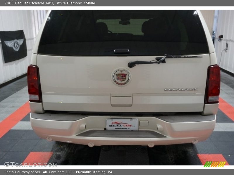 White Diamond / Shale 2005 Cadillac Escalade AWD