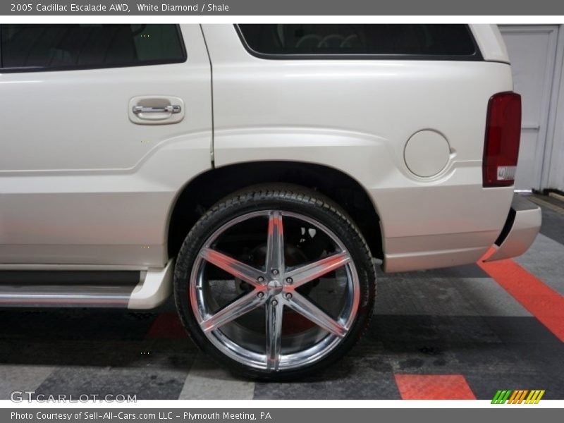 White Diamond / Shale 2005 Cadillac Escalade AWD