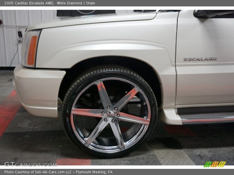 White Diamond / Shale 2005 Cadillac Escalade AWD