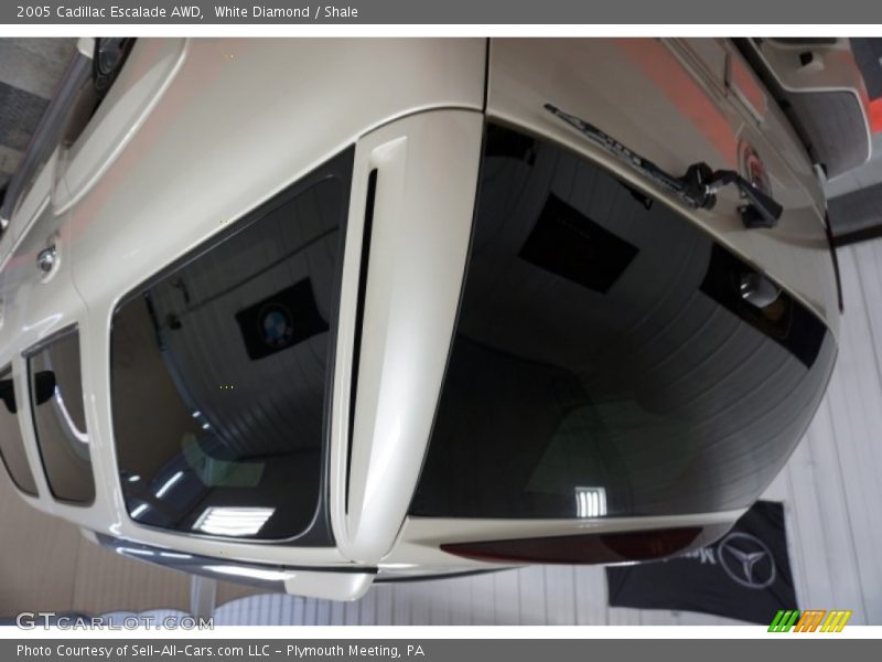 White Diamond / Shale 2005 Cadillac Escalade AWD