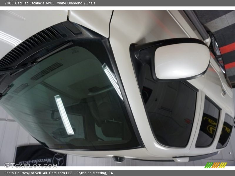 White Diamond / Shale 2005 Cadillac Escalade AWD