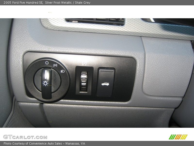 Silver Frost Metallic / Shale Grey 2005 Ford Five Hundred SE