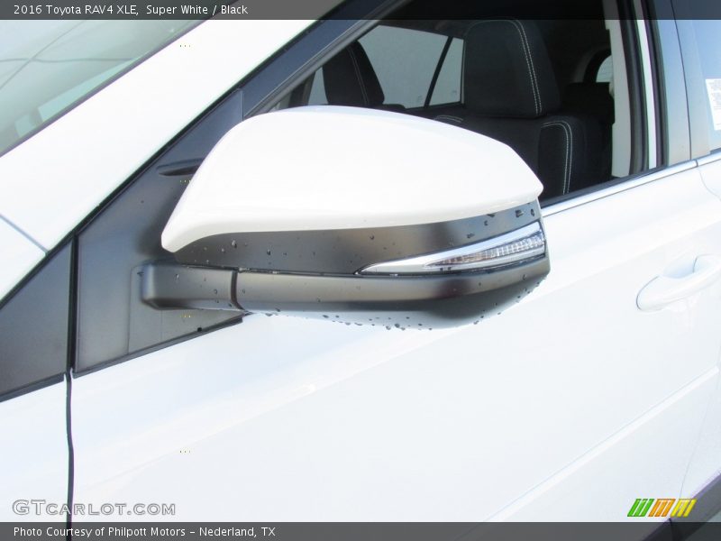 Super White / Black 2016 Toyota RAV4 XLE
