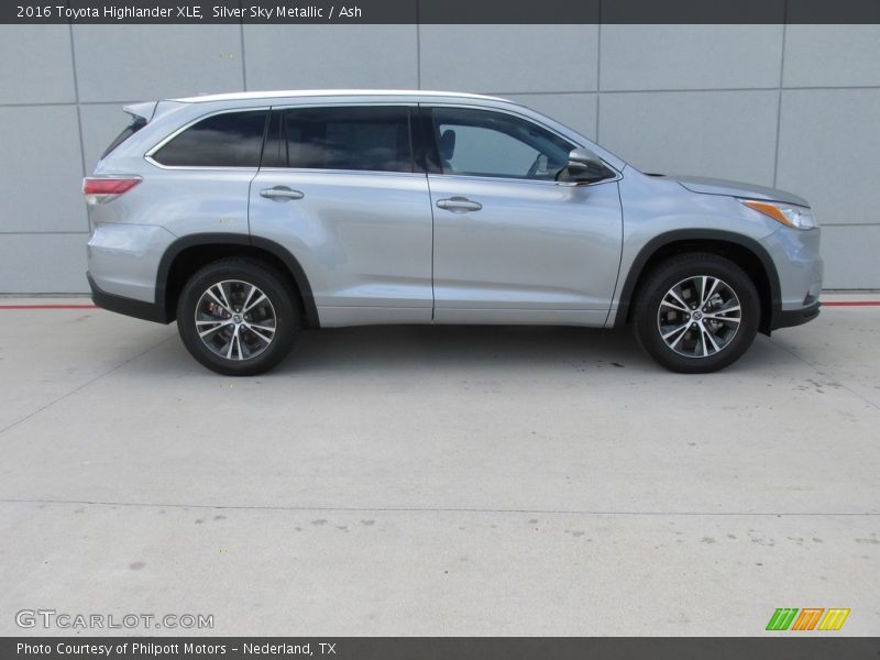 Silver Sky Metallic / Ash 2016 Toyota Highlander XLE