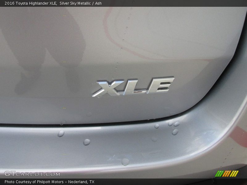 Silver Sky Metallic / Ash 2016 Toyota Highlander XLE