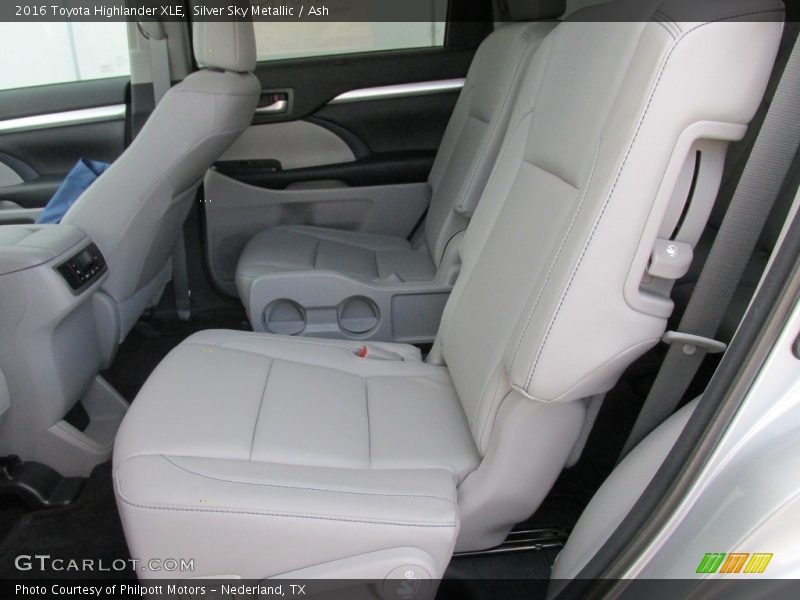 Silver Sky Metallic / Ash 2016 Toyota Highlander XLE