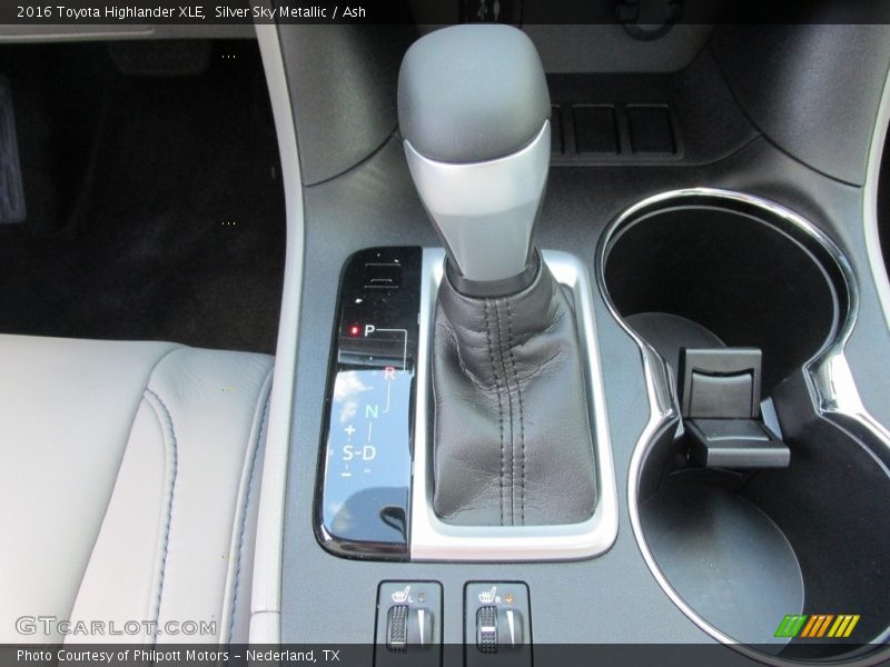 Silver Sky Metallic / Ash 2016 Toyota Highlander XLE