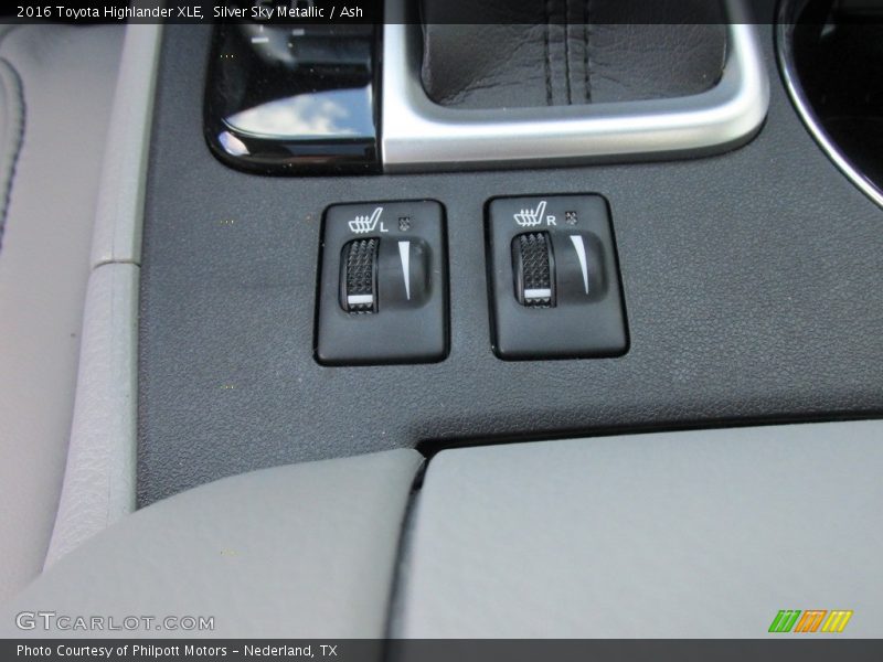 Silver Sky Metallic / Ash 2016 Toyota Highlander XLE