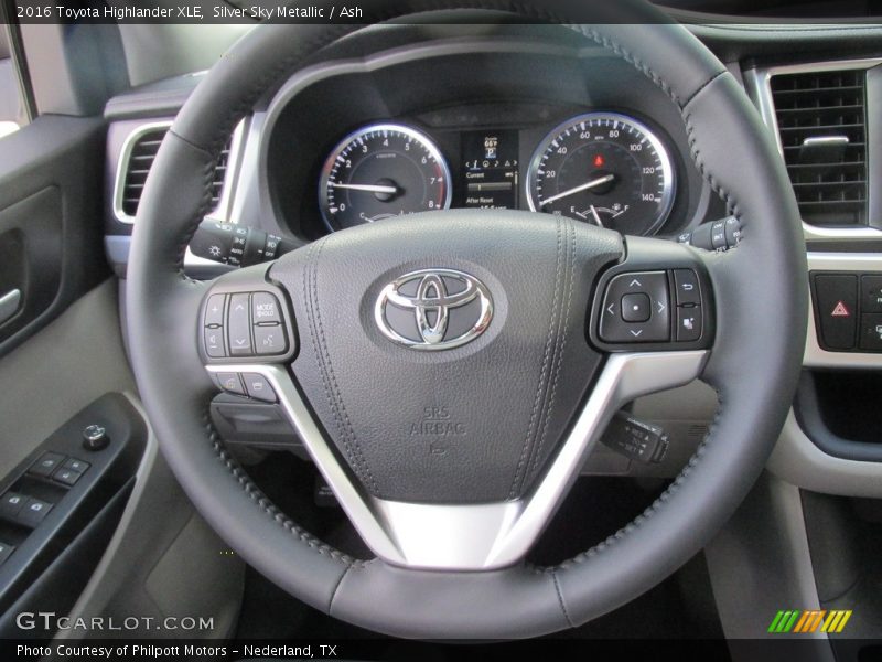 Silver Sky Metallic / Ash 2016 Toyota Highlander XLE