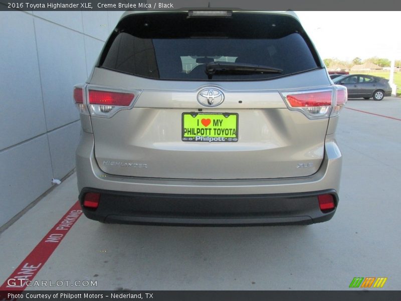 Creme Brulee Mica / Black 2016 Toyota Highlander XLE