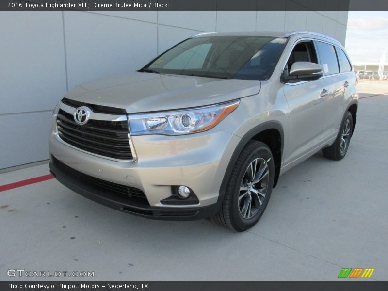 Creme Brulee Mica / Black 2016 Toyota Highlander XLE