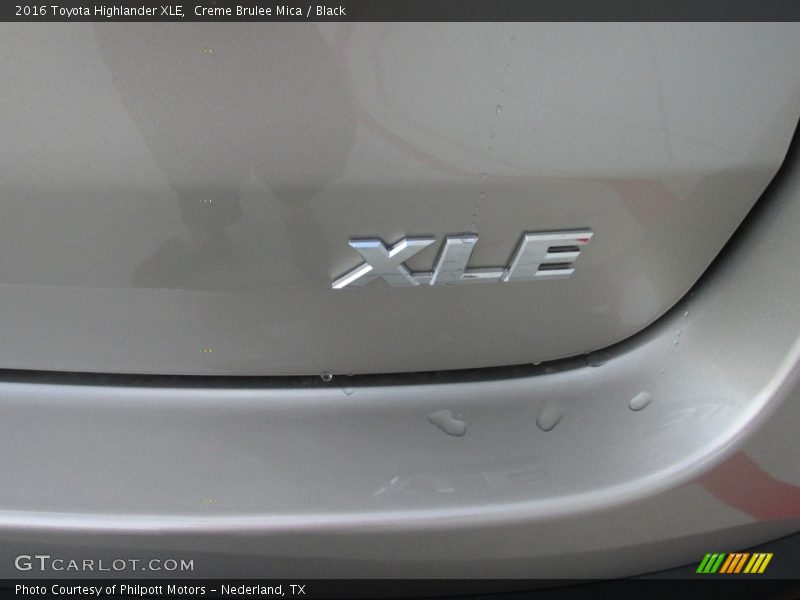 Creme Brulee Mica / Black 2016 Toyota Highlander XLE