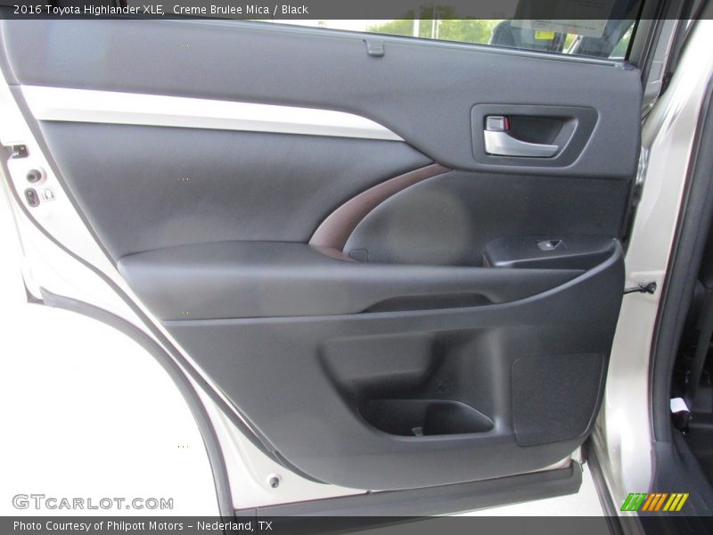 Creme Brulee Mica / Black 2016 Toyota Highlander XLE