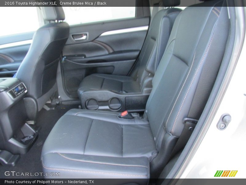 Creme Brulee Mica / Black 2016 Toyota Highlander XLE