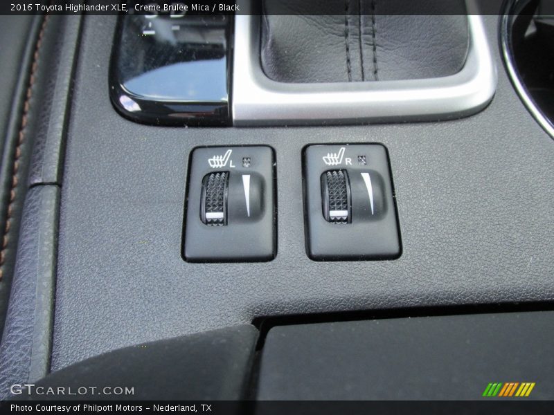 Creme Brulee Mica / Black 2016 Toyota Highlander XLE