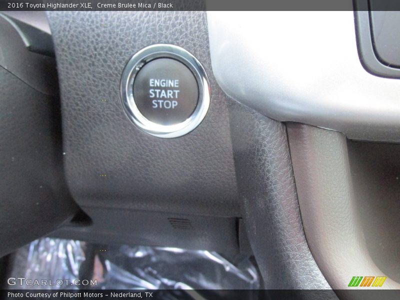 Creme Brulee Mica / Black 2016 Toyota Highlander XLE