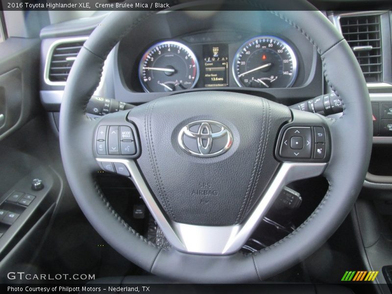 Creme Brulee Mica / Black 2016 Toyota Highlander XLE