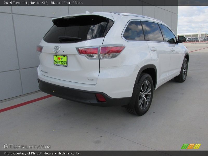 Blizzard Pearl / Black 2016 Toyota Highlander XLE